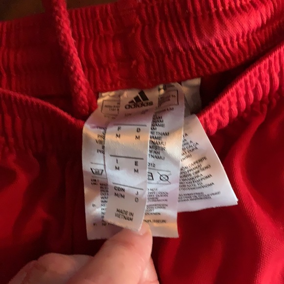 Adidas Medium woman’s soccer shorts excellent condition - Picture 5 of 5